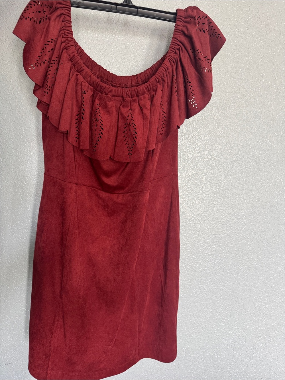 Shyanne Rust Red Off-Shoulder Ruffle Dress - Picture 4 of 5